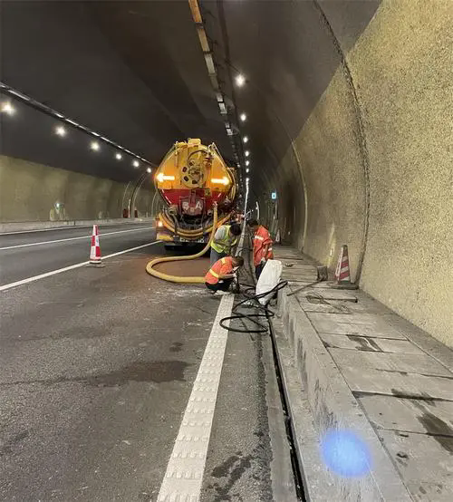 政和隧道排水渠清淤